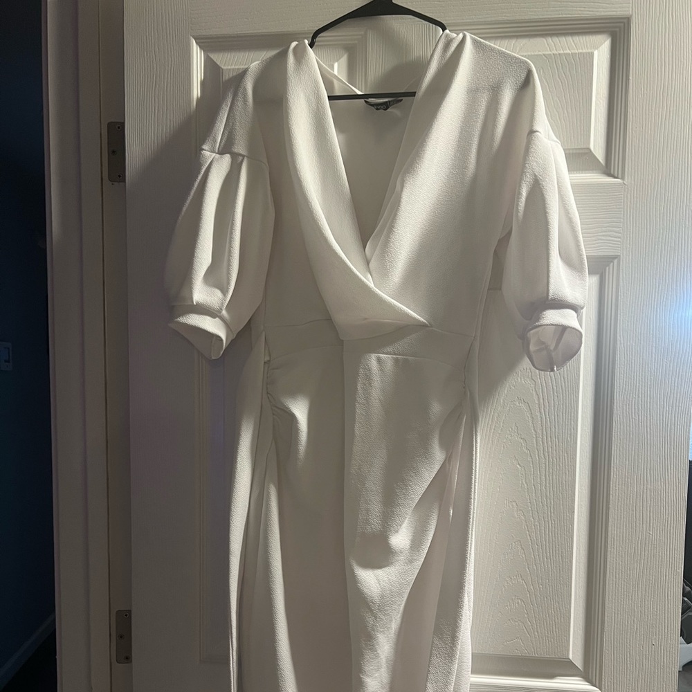 Boohoo white maternity dress